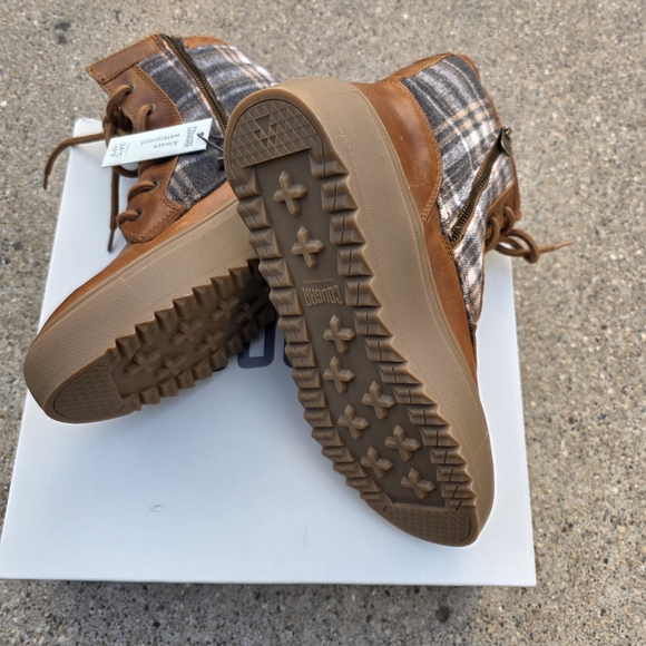 Cougar  Insulated Brown Plaid Ankle Boots Women Size 9 Sold - Picture 12 of 12